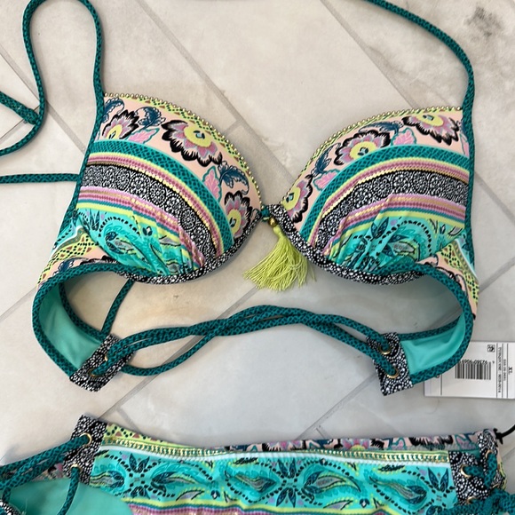 Bathing suit - Picture 3 of 4